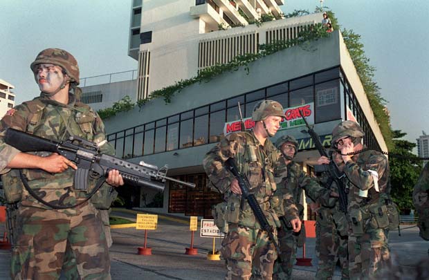 US soldiers secure a position outside th