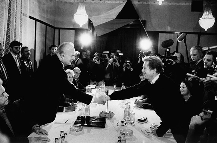 1989-Vaclav-Havel-and-Lad-022.jpg