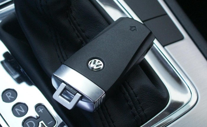 2009-volkswagen-cc-20t-key-fob-photo-302409-s-1280x782.jpg