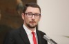 Poplach v Praze: Hrad prý začíná používat slovník Aeronetu. Neziskovky zrušily pomlázku a nahnaly trolly do práce!