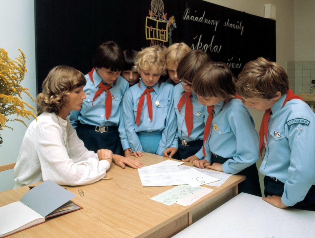 23237-1989.jpg