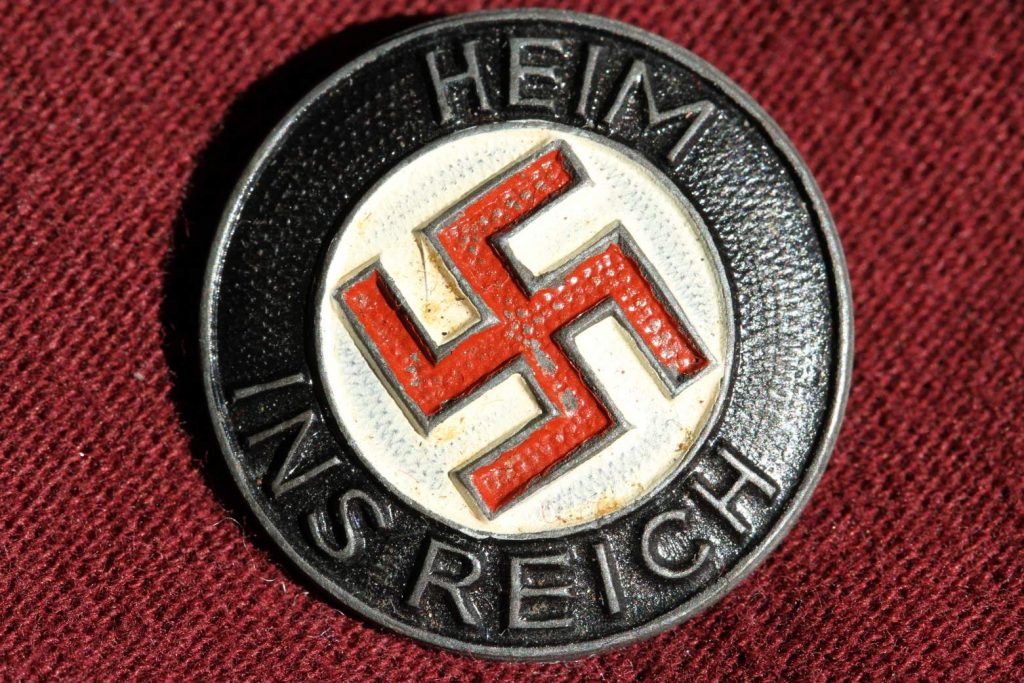 342458d1336394279-official-unofficial-party-badge-nsdap-pins-106.jpg