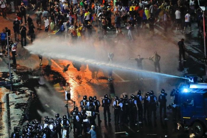 AustraliaWaterCannon