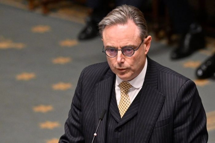 BartDeWeverParliamentFeature