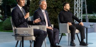 Witkoff a Kushner přivezli z Moskvy horší podmínky míru! Ukrajinská poslankyně odhalila ruský požadavek na změnu ukrajinské ústavy, uznání poválečných hranic a vojáci se ptají, jestli je Drapatyj posílá na Donbas „na sekanou“, aby je Zelenský po válce nepotkal v ulicích Kyjeva!