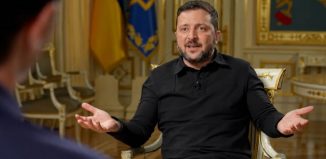 Zelenský se na americké CBS rozčílil kvůli otázce na volby, zatímco Ukrajinu drtí válka protikorupčních struktur a generální prokurátor uprchl z Ukrajiny! Současně vyšlo najevo, že ukrajinské armádě zbývají před koncem roku peníze na necelé 2 měsíce! A z velkých ukrajinských měst prý nebude před zimou kam utéct!