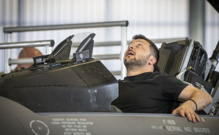 ZelenskyF16Feat