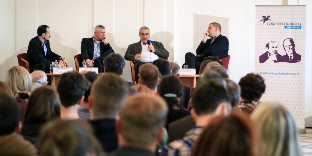 debata_abychom_neztratili_svobodu-890x445-2132609314.jpg