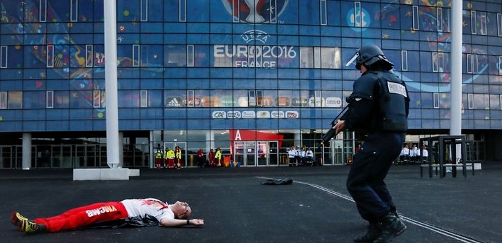 euro-2016-jalgpalli-em-prantsusmaa-terrorism-oppus-74693411.jpg