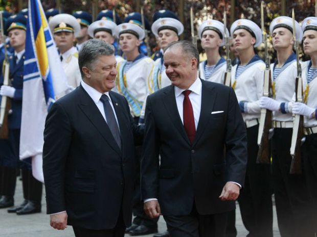 kiska-porosenko-nestandard2.jpg
